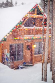 A Lake Tahoe cabin decorated in holiday lights